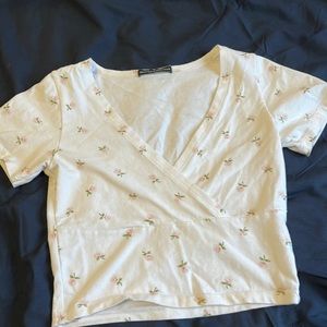 Cropped Brandy Melville v neck shirt